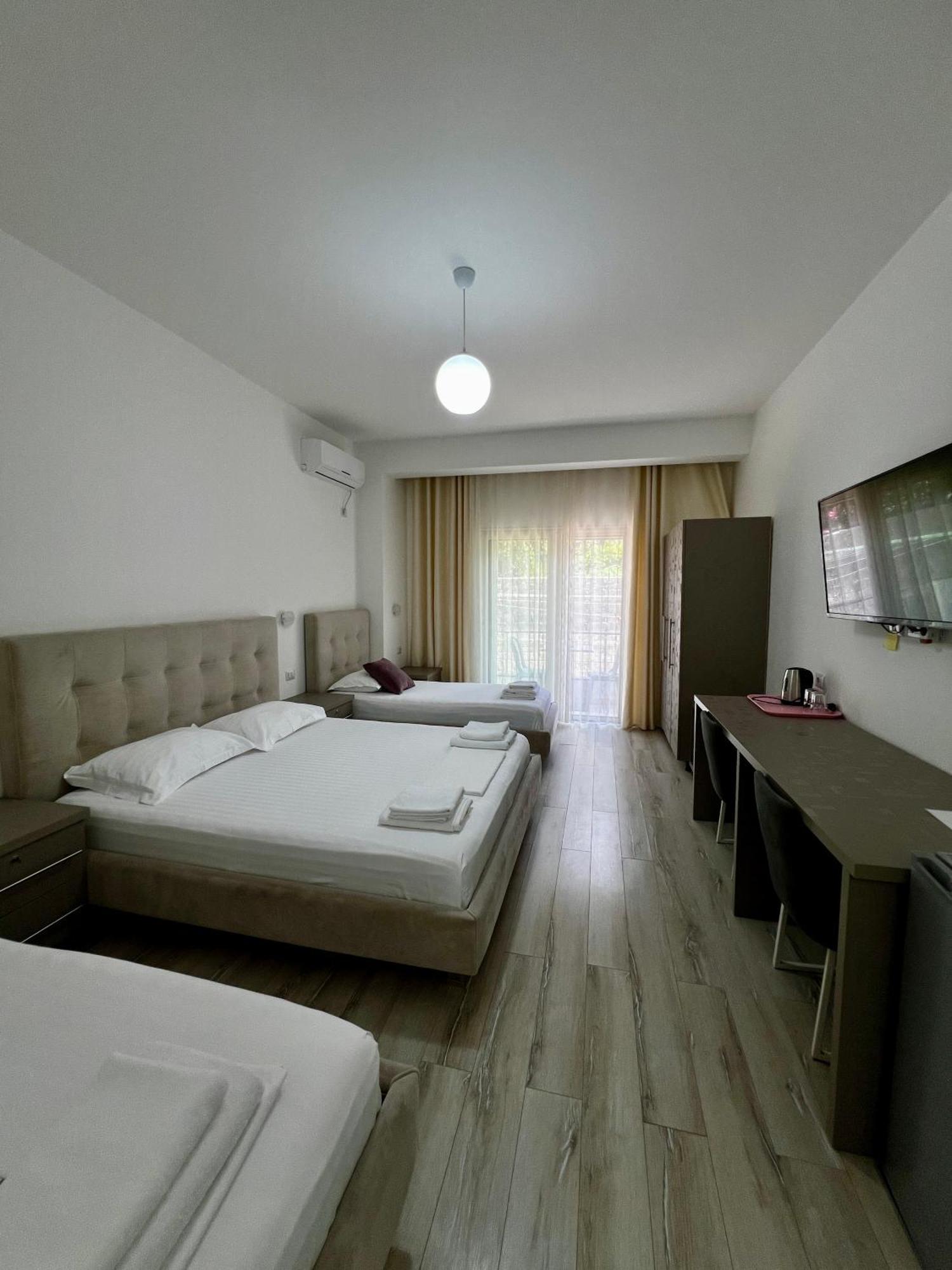 Hotel Le Monde 2 *