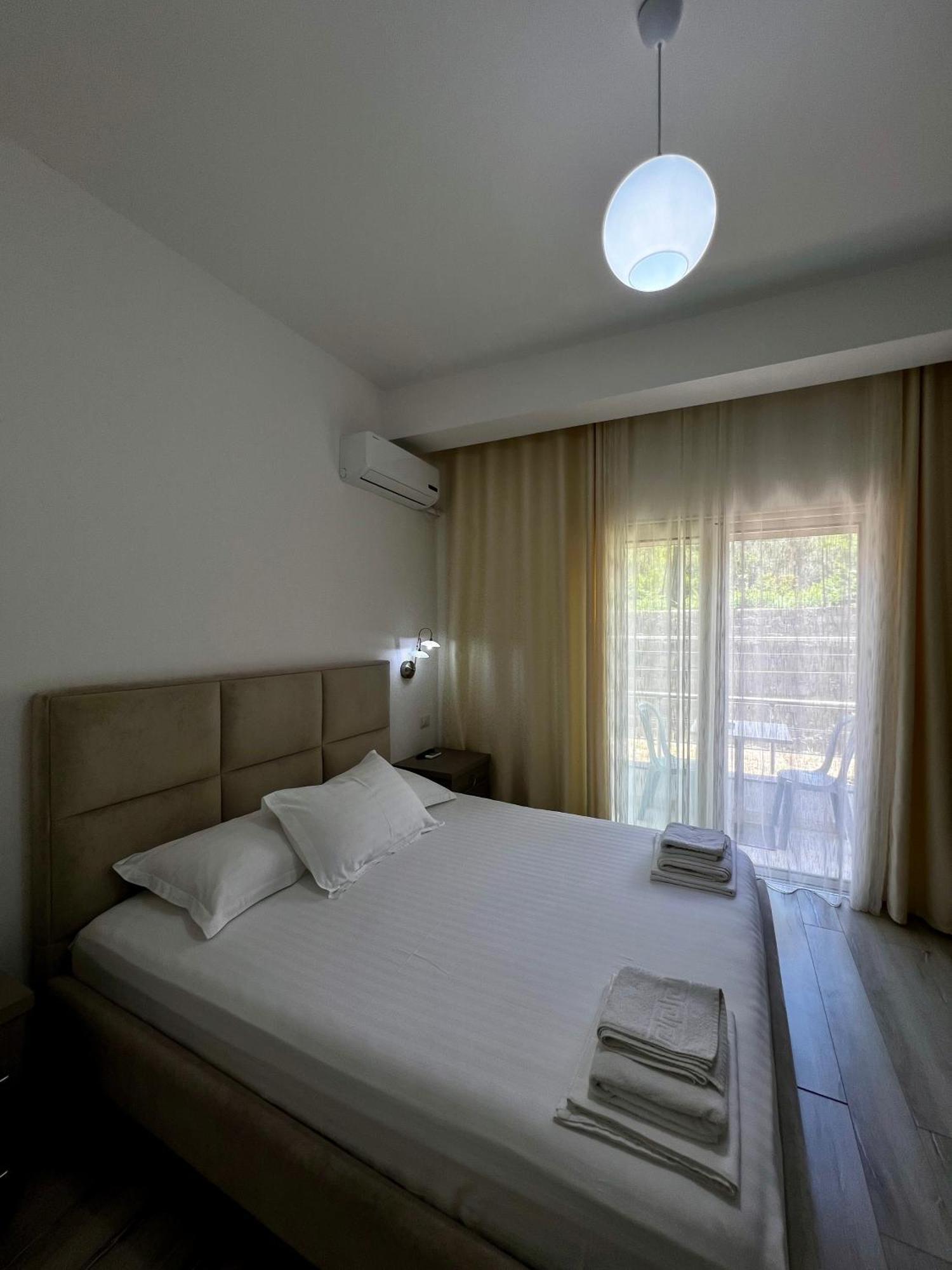 Hotel Le Monde 2 *