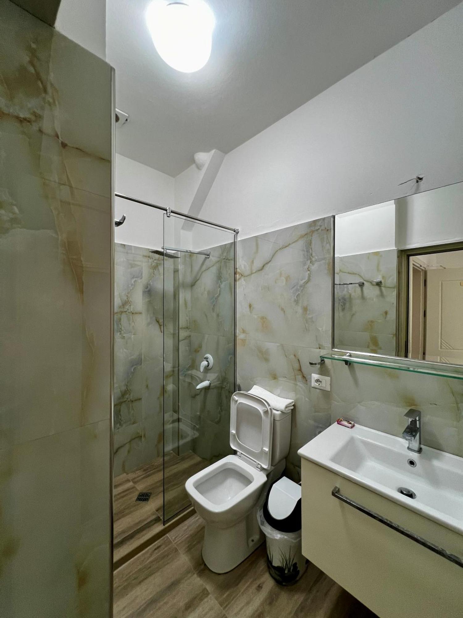 Le Monde 2 Hotel Borsh
