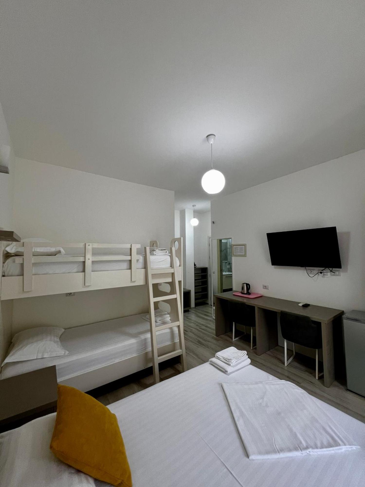 Hotel Le Monde 2