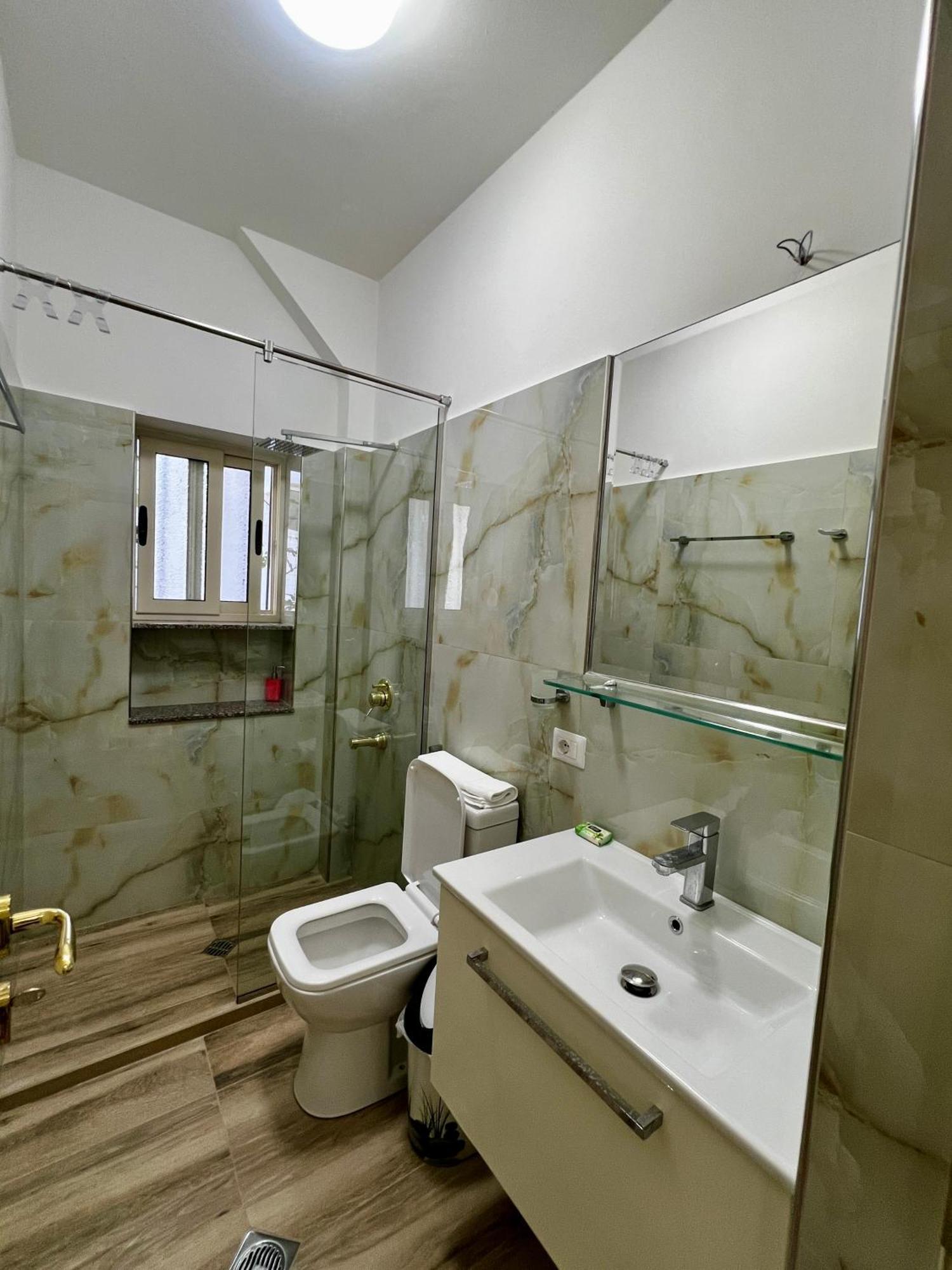 Le Monde 2 Hotel Borsh